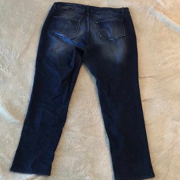 Washed blue jeans - Picture 3 of 4